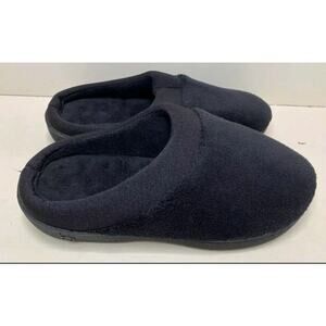 Isotoner Women's Black House Slippers Size 6.5-7 House Shoes Lounging Wear Fuzzy